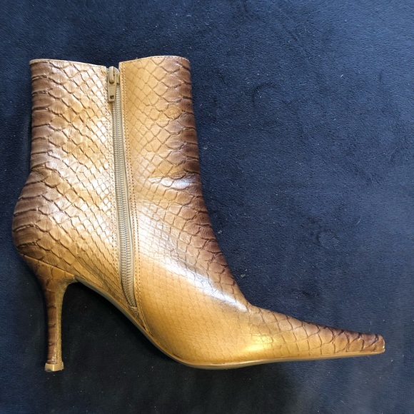 Two Lips Leather Brown Boots Size 8 (Made in Brazil) Slightlly Used - Picture 5 of 5